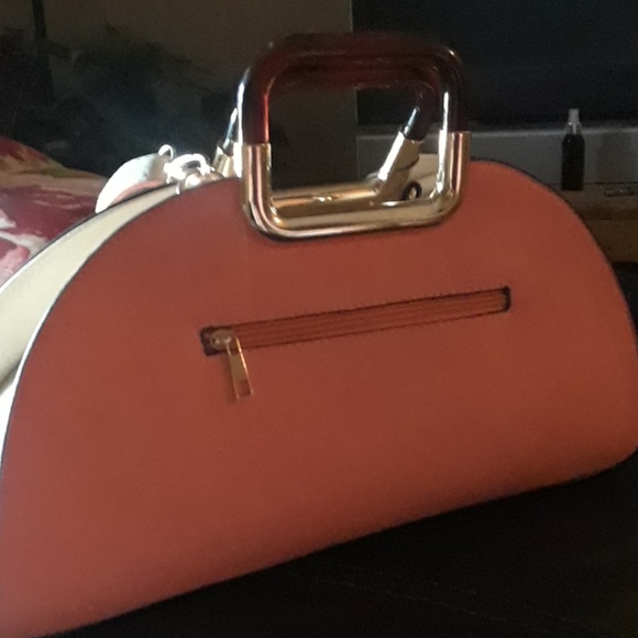 Lisa fang tote - Picture 3 of 3